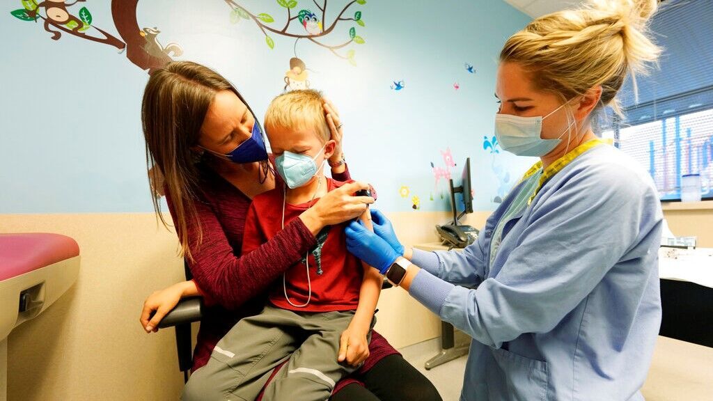 Stories that changed us in 2021: The COVID-19 pandemic and the vaccine rollout